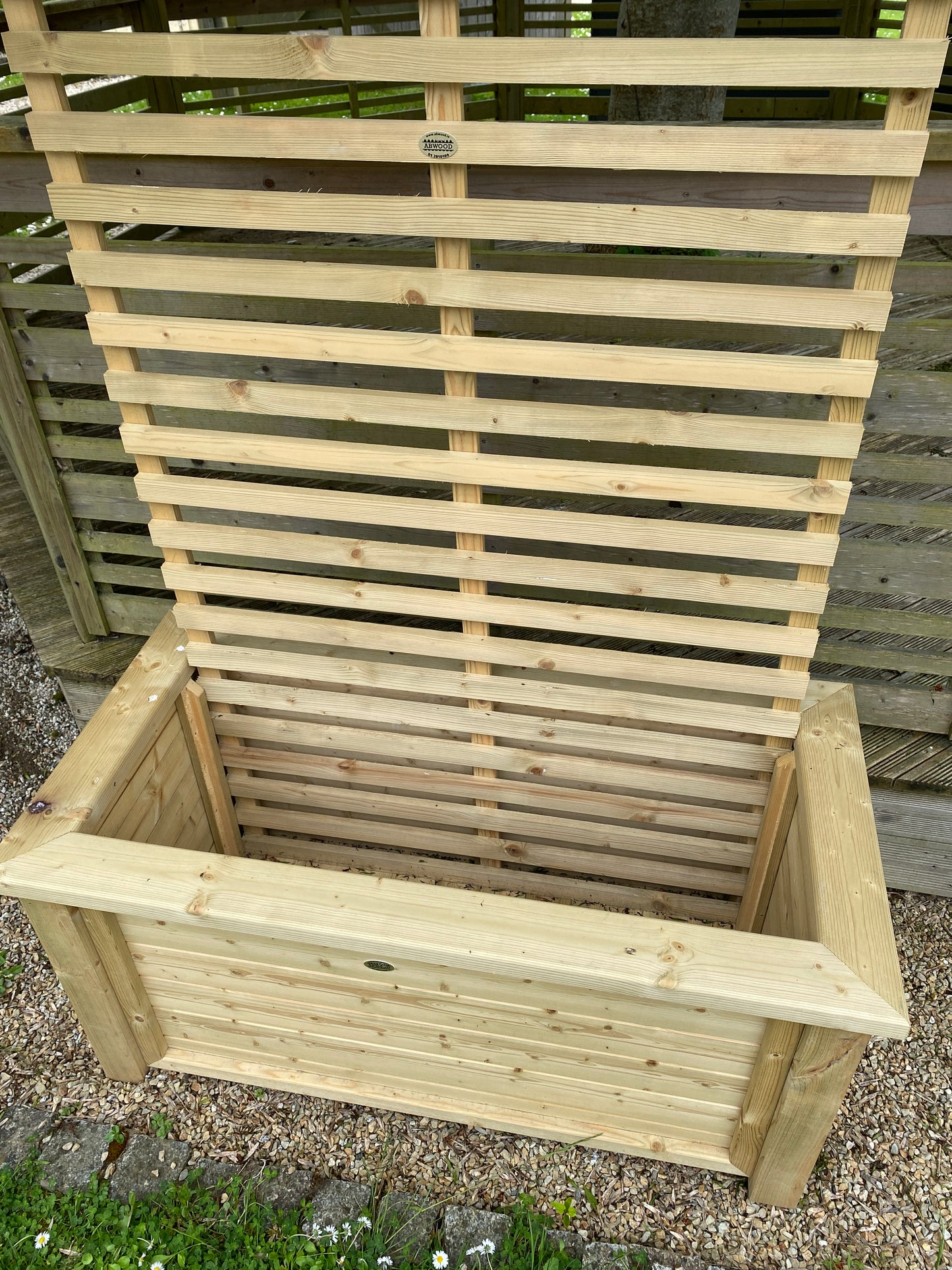 TGV Planter with Trellis