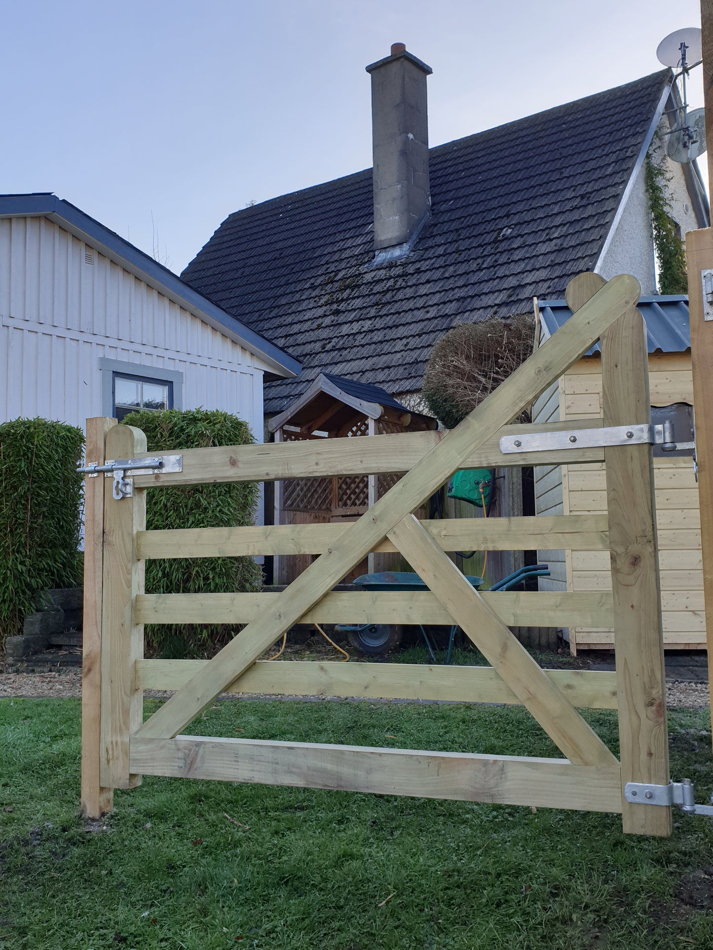 Gooseneck Field Gates