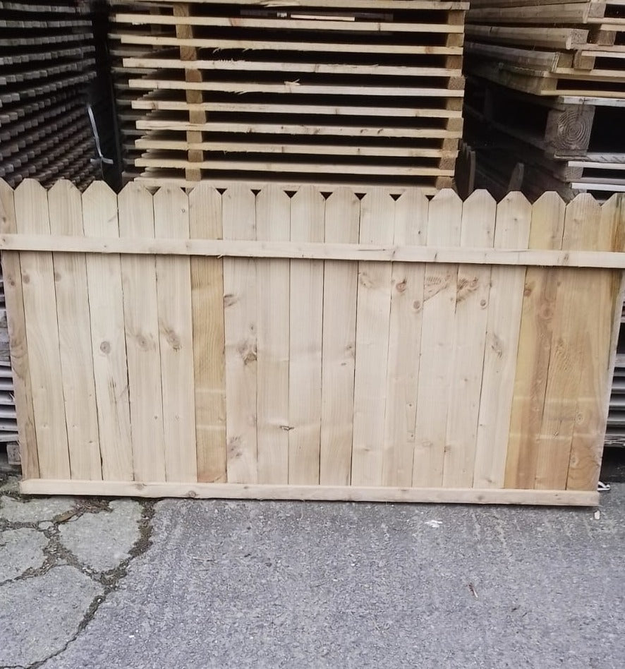 Solid Cottage Fencing, Pointed Top