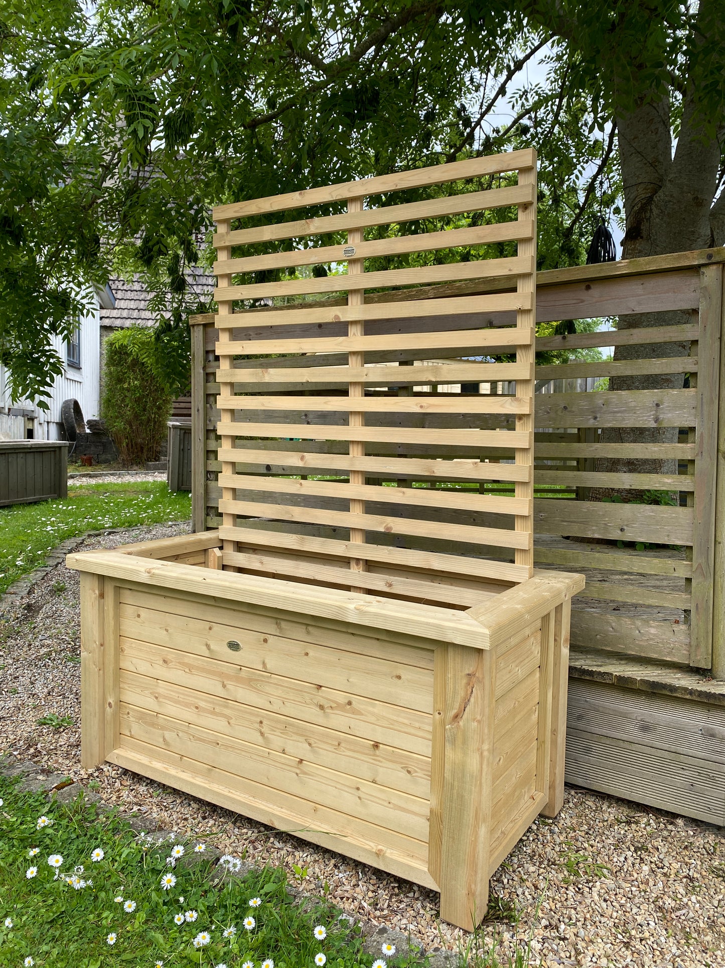 TGV Planter with Trellis